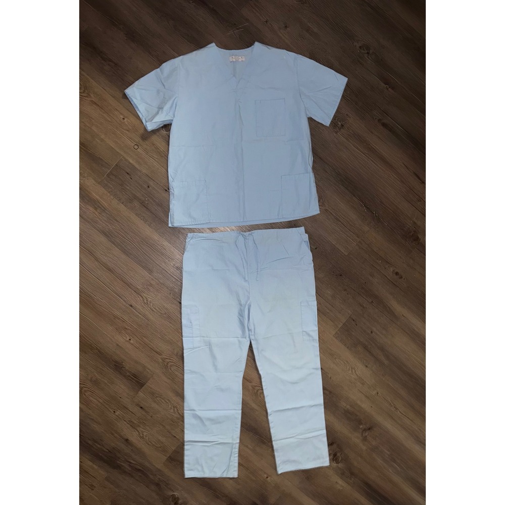 M&M Scrubs Classic Comfort Set Light Blue V-Neck Top Cargo Pants Size L/M